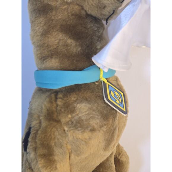 Scooby Doo Gnarling Teeth Holding Ghost Plush Sitting 2002 Toy Network 14" - Picture 4 of 10